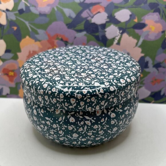 Pioneer Woman Candle Tin - Mistletoe & Juniper - Picture 2 of 4